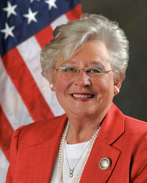 Governor Ivey gives tax cut to middle class Alabamians
